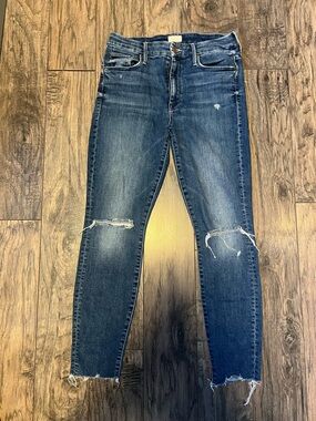MOTHER High Waisted Looker Ankle Fray Jeans